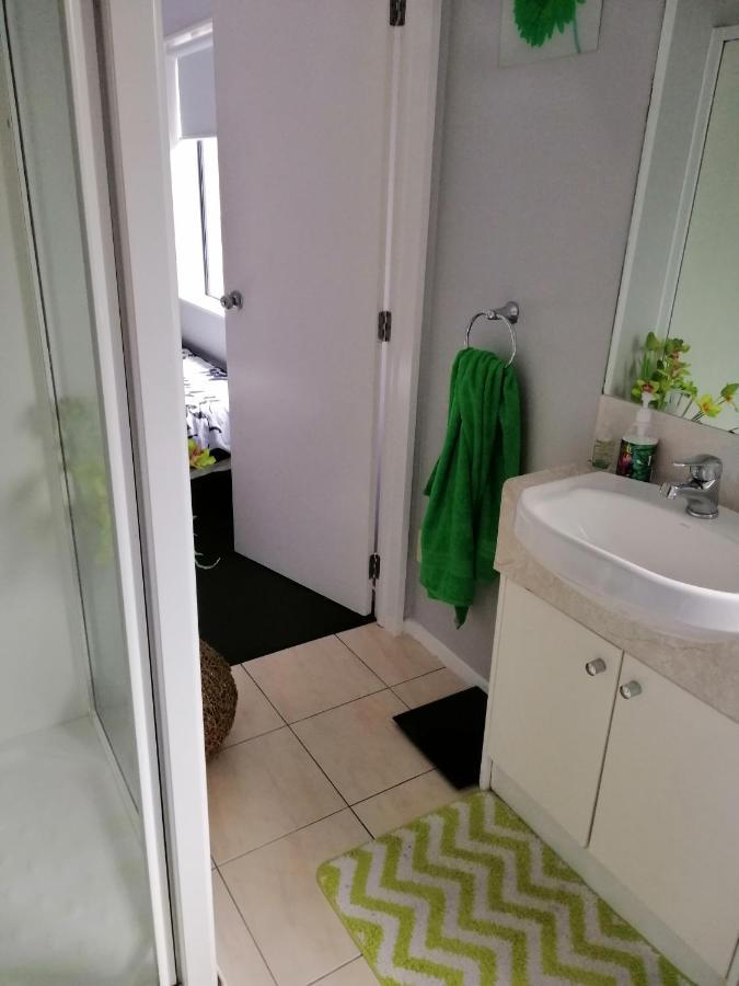 Double Room With Shared Bathroom Оукланд Екстериор снимка