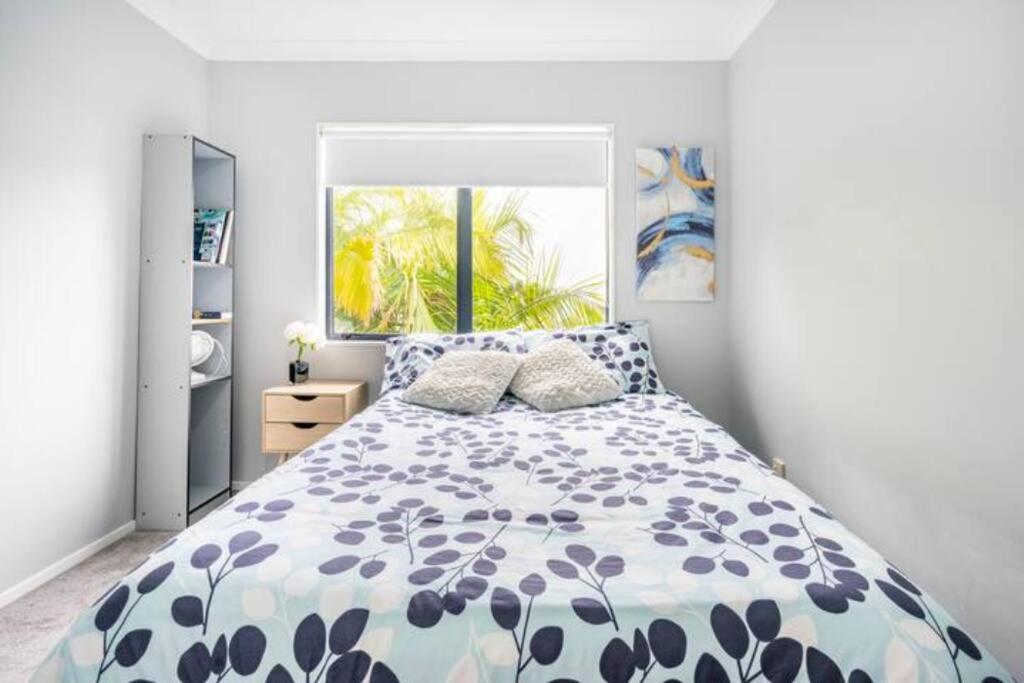 Double Room With Shared Bathroom Оукланд Екстериор снимка