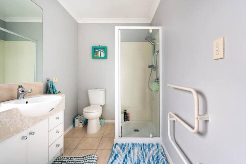 Double Room With Shared Bathroom Оукланд Екстериор снимка
