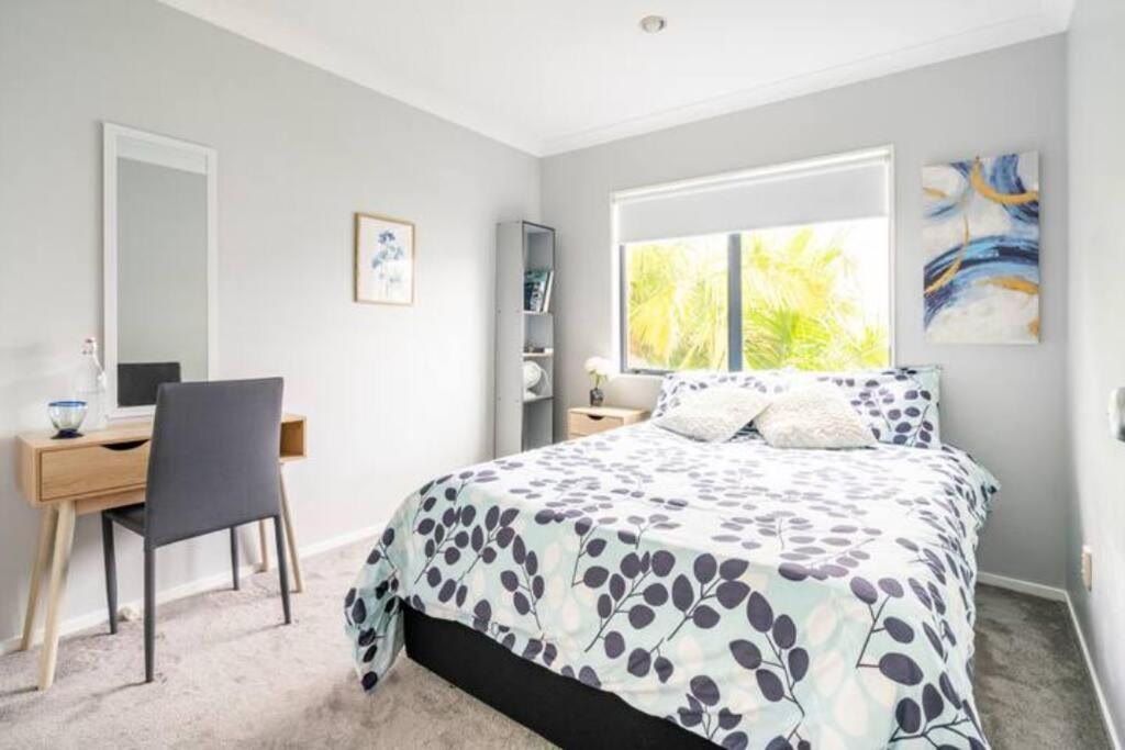 Double Room With Shared Bathroom Оукланд Екстериор снимка