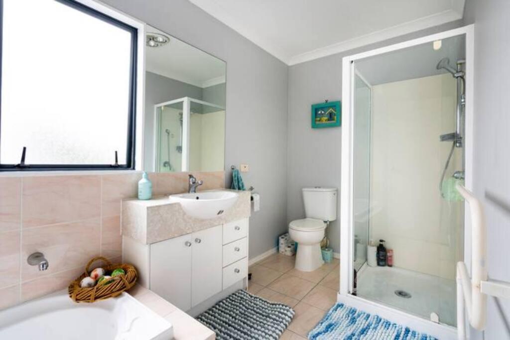 Double Room With Shared Bathroom Оукланд Екстериор снимка